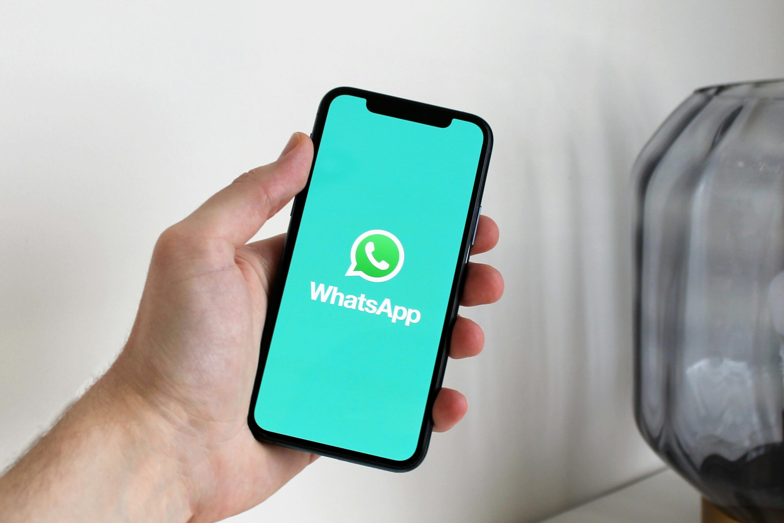 5 AI Features Coming to WhatsApp in 2025
